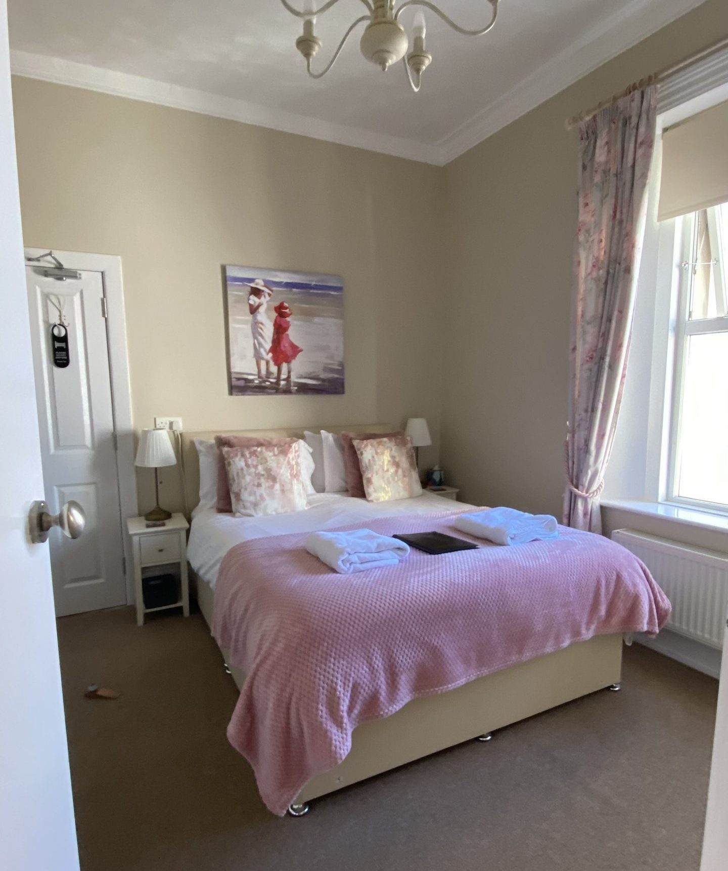 Deluxe King Room (sleeps 2) or Baddesley Suite – sleeps up to 4